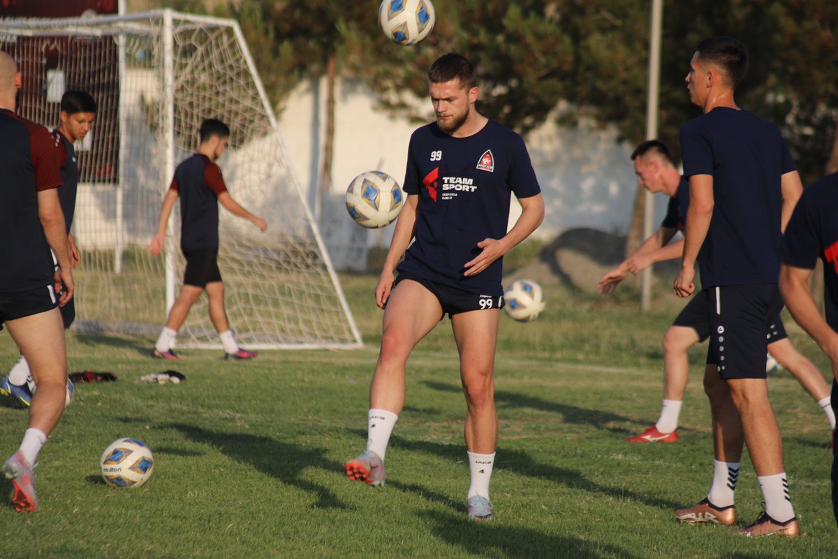 AndijanFc's tweet photo. Кейинги ўйинга тайёргарлик бошланди 💪

#FcAndijan https://t.co/Tz9PWjPJLK