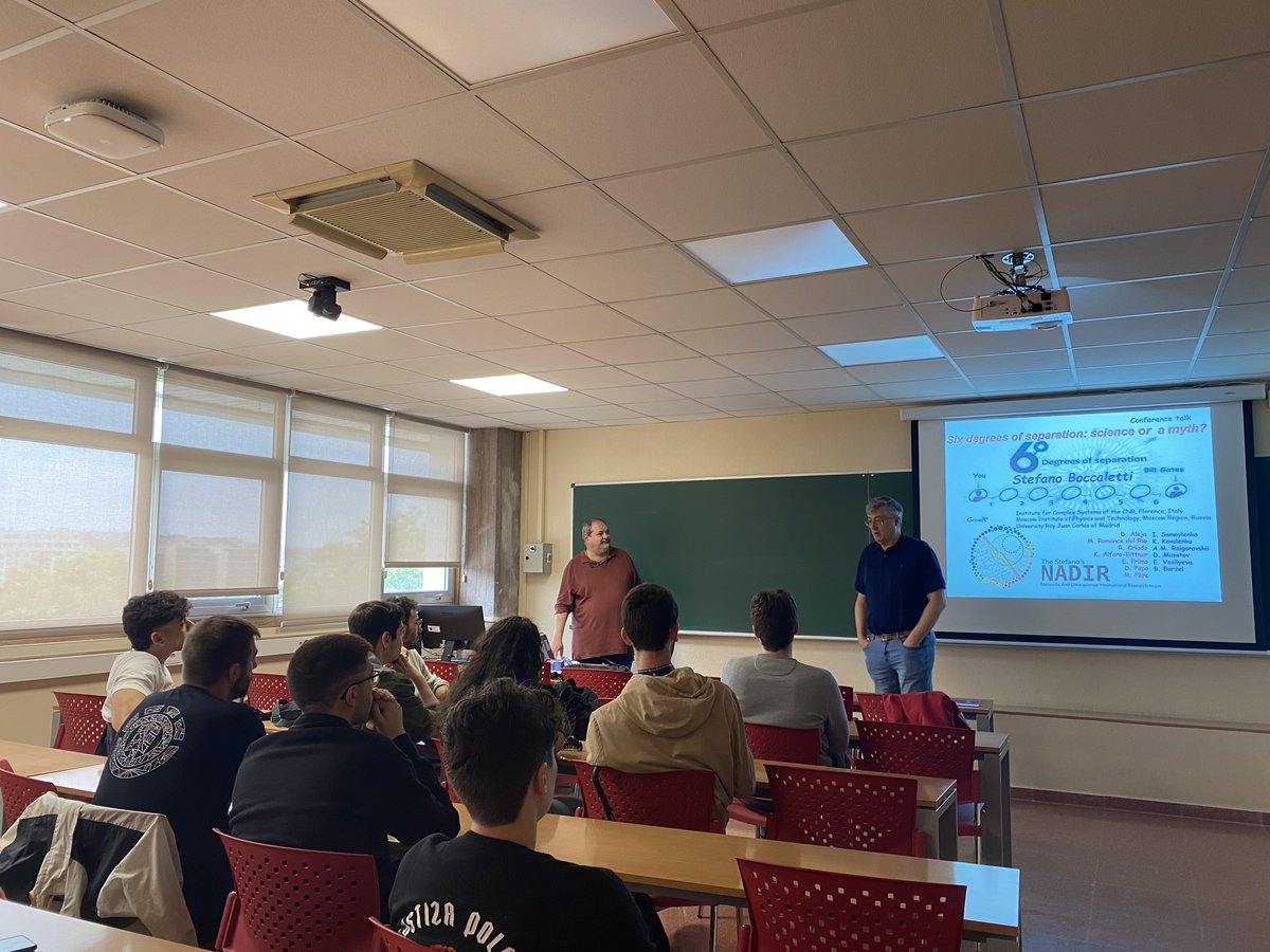 CITMAga's tweet photo. 🧑‍💼Este martes disfrutamos del seminario Fontán de Matemáticas: "Why are there six degrees of separation in a social network?", de la mano de Stefano Boccaletti del Institute of Complex Systems in Florence, Italy (@NeuroFirenze). https://t.co/Ec2BMcpjXm