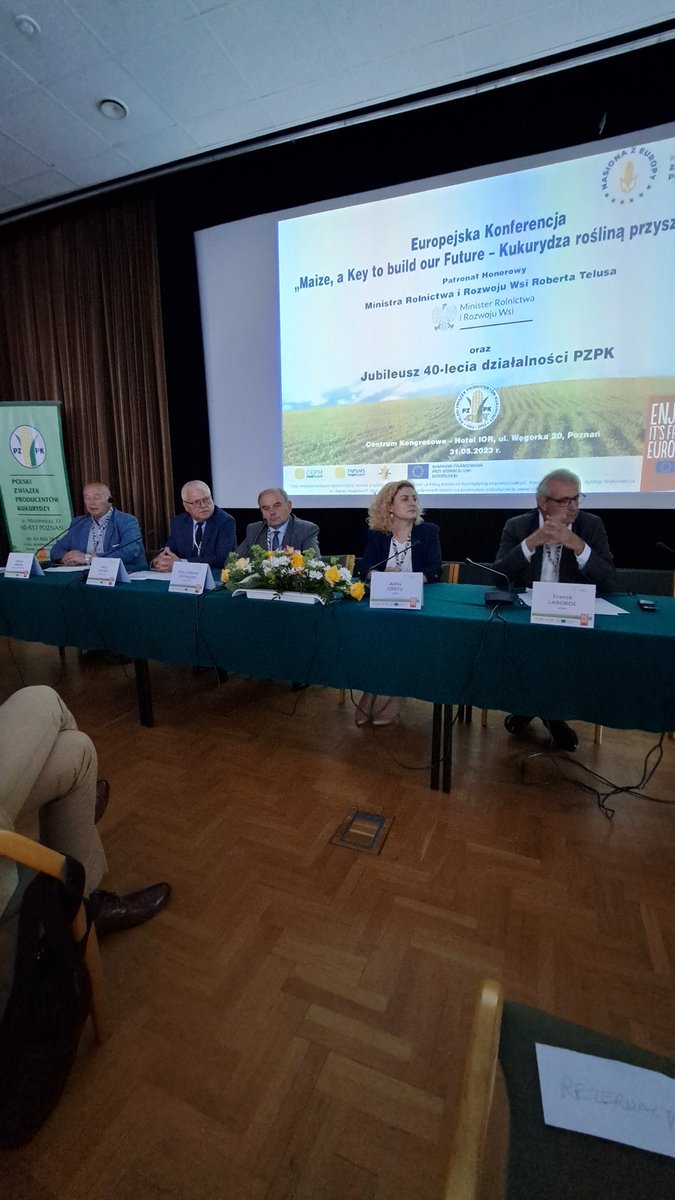 TyszkaMa's tweet photo. Trwa panel dyskusyjny Europejska Konferencja "Kukurydza rośliną przyszłości" #PZPK #FNPSMS https://t.co/fb125HDnnc