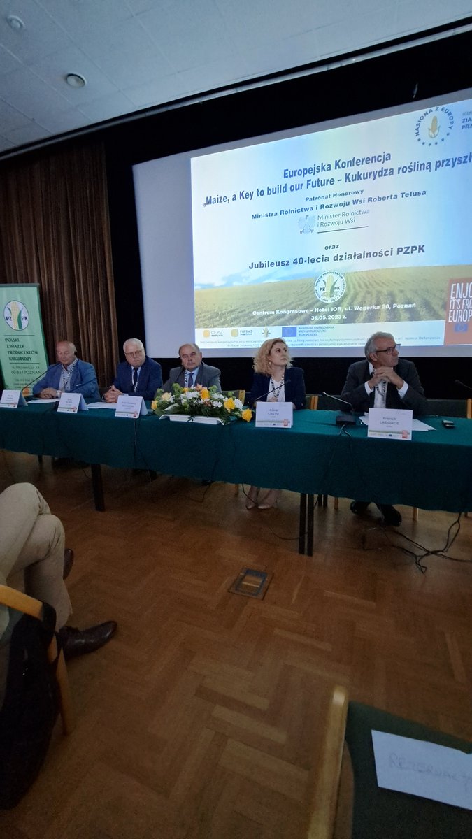 TyszkaMa's tweet photo. Trwa panel dyskusyjny Europejska Konferencja "Kukurydza rośliną przyszłości" #PZPK #FNPSMS https://t.co/fb125HDnnc