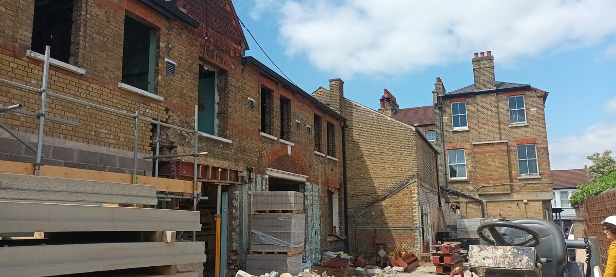 DCP_Surveyors's tweet photo. Plenty of activity at our site in Clapham, a high end residential development of 13 apartments and townhouses for RIN Developments. Working with @Urbanistarch & TNV Construction. #contractadministration #quantitysurveying #residentialdevelopment https://t.co/TRYD4uQfpZ