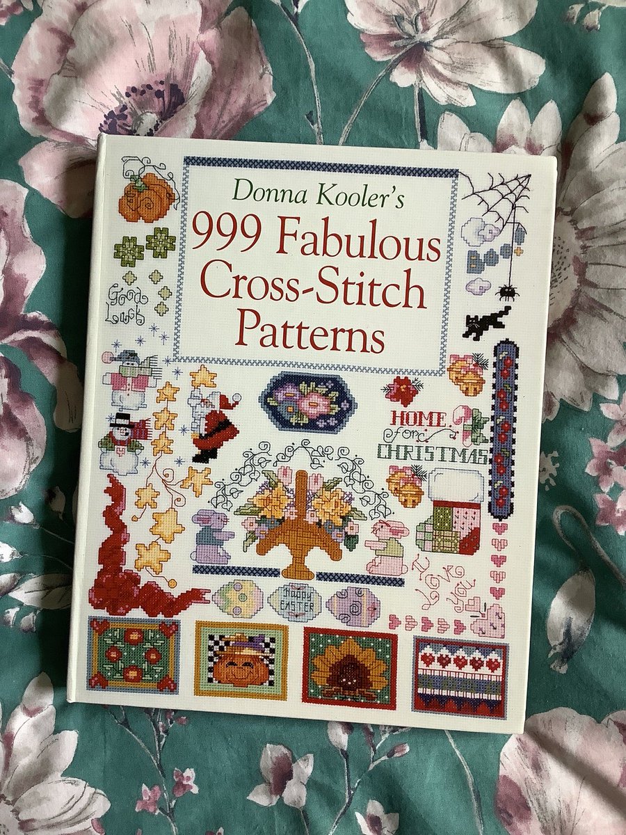 WatsonsVintage's tweet image. NEW LISTING This is a FABULOUS Vintage #CrossStitchPatterns Folder by #DonnaKooler There are 999 Charts so there is something for EVERYONE inside! etsy.com/listing/147931…