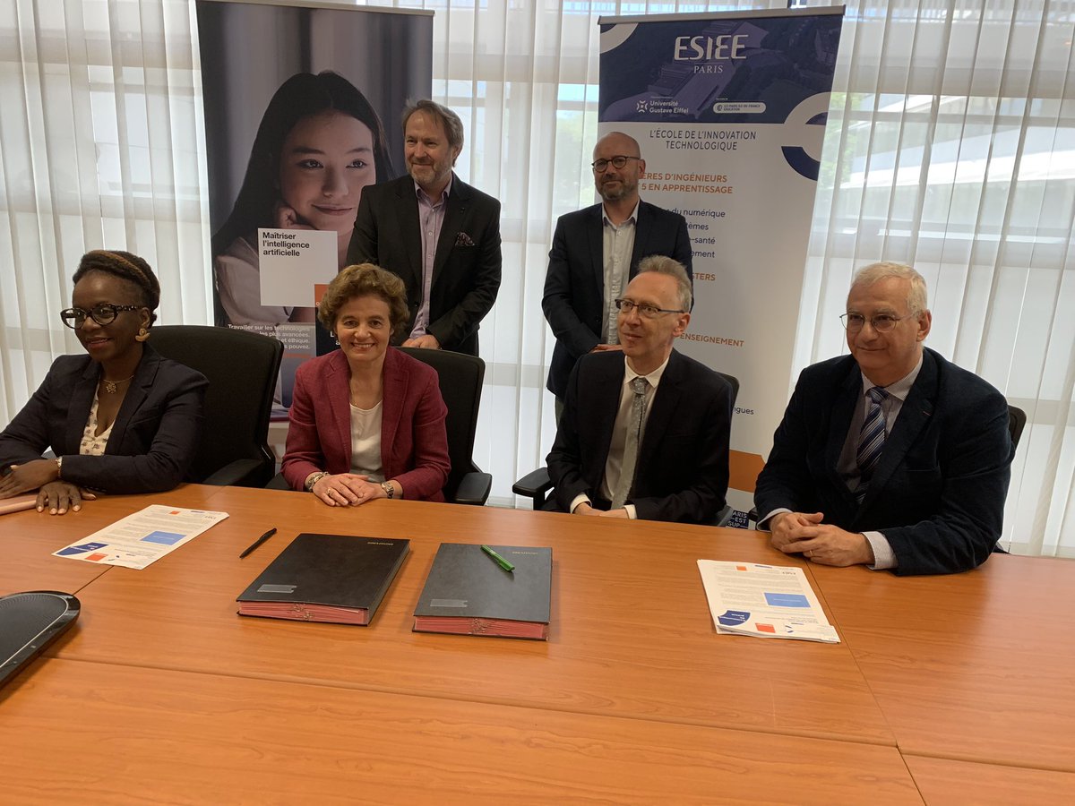 PhilippeWolak's tweet photo. @OrangeIDF sera partenaire des promotions 2023, 2024 et 2025 de @ESIEEPARIS et lance une chaire d’entreprise « management de l’innovation » avec @laurence_jdn comme 1ère marraine et @KarelleMbobda en présence de @nabetdaniel @ChristianPoinso @CCEVAER @cspilmann https://t.co/rdrz09uJkf