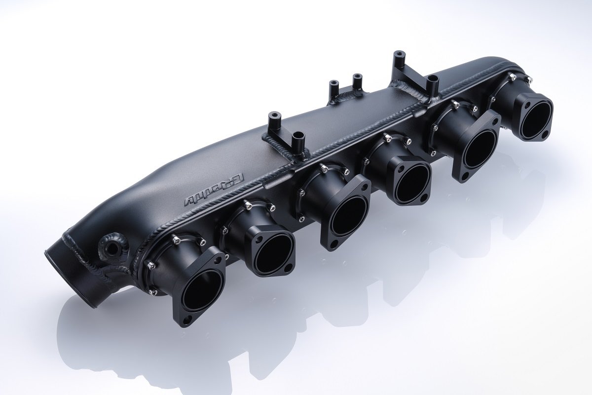 trust_racing's tweet photo. GReddy サージタンク『RB26 6連スロットル』にお問い合わせの多かったブラックバージョンが追加されます。
ピカピカのバフ仕上げもいいけど、純正風のブラックバージョンも渋い😆悩みどころですね。
夏頃リリース予定です。
#trust #greddy #greddyperformance #トラスト #bnr32 #bcnr33 #bnr34 https://t.co/4PLsqqylC1