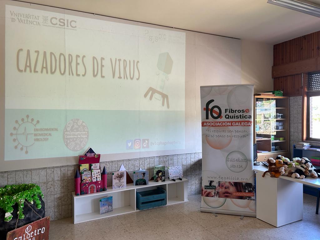 Pilar Domingo-Calap (@pilardomingoc) on Twitter photo Todo listo en el Colegio San José Vedruna (A Guarda, Galicia) para realizar nuestro taller #CazadoresdeVirus <a href="/VLCphagehunters/">VLC Phage Hunters</a> en colaboración con la <a href="/FQGalicia/">AGFQ</a>! A ver si encontramos muchos #fagos y ayudamos a combatir #bacterias!
#EnBiVirLab Todo listo en el Colegio San José Vedruna (A Guarda, Galicia) para realizar nuestro taller #CazadoresdeVirus <a href="/VLCphagehunters/">VLC Phage Hunters</a> en colaboración con la <a href="/FQGalicia/">AGFQ</a>! A ver si encontramos muchos #fagos y ayudamos a combatir #bacterias!
#EnBiVirLab