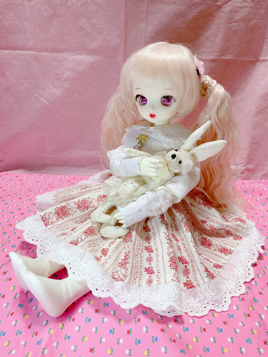 usanekolandoll's tweet photo. Raku様@rokus_dollの動画を見ながら作りました🎵とても解りやすかった(*´꒳`*)
でも裏側はガタガタで見せられないw
ロック処理のたちめがかり難しい:(´◦ω◦`):
#rorocafe https://t.co/1wkZpWqYCt