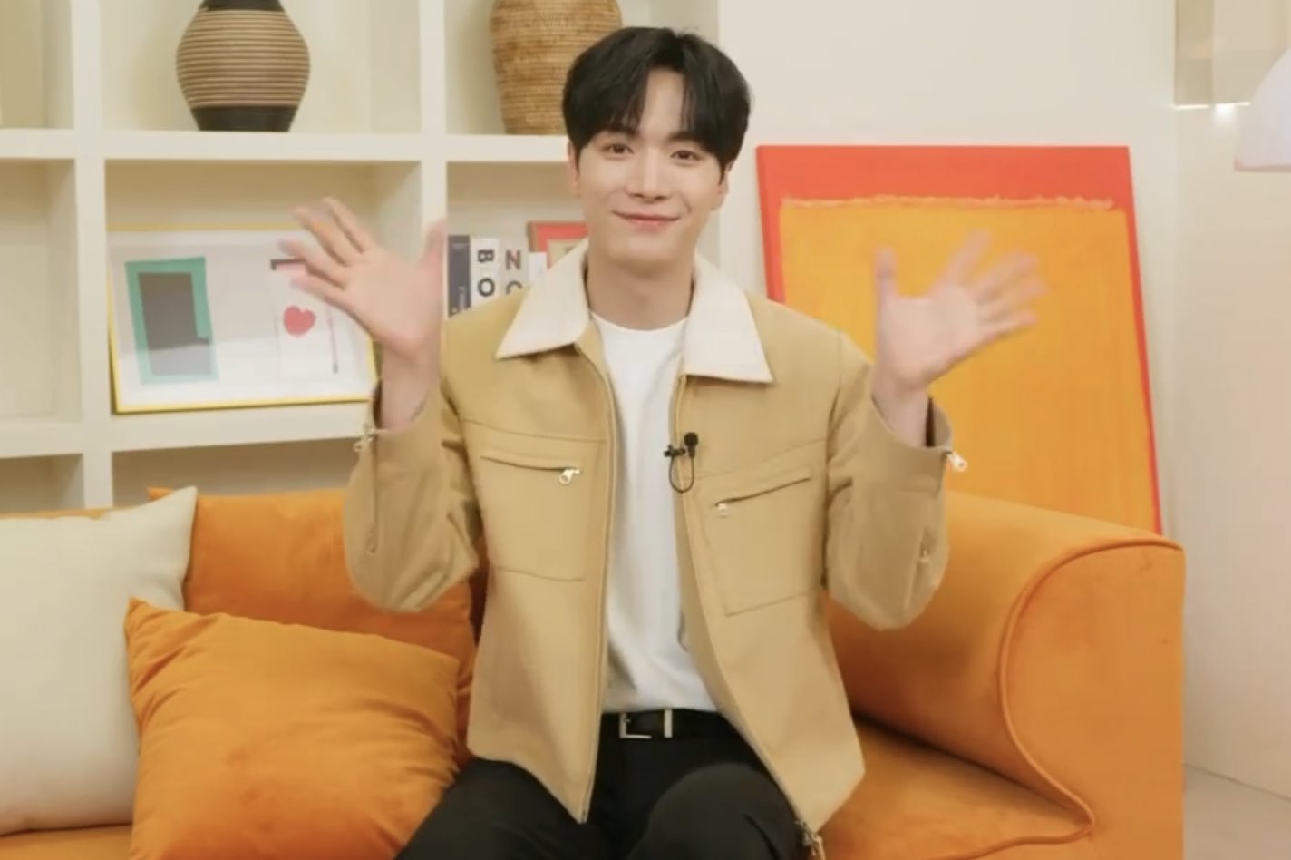 FxclbNlagAApKNd?format=jpg&name=large