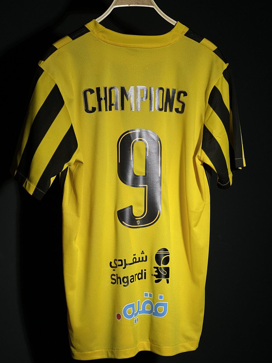 🚨🚨 بمناسبة الفوز بالدوري ؛ نقدم لكم هدية وسحب على (3) تيشيرتات #الاتحاد نسخة ابطال الدوري 💛

• بضغطتين زر ؛ فقط رتويت و تابعنا @ittimania 🔥