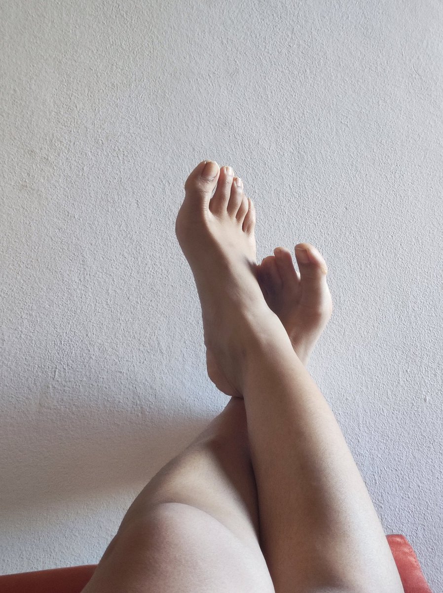 PancakeCath's tweet photo. First day of my mens.. 🩸
Feeling a bit sad..
Anyone who wants to cheer me up?

#FOOTFETİSH #footfetısh #feet #feetfethish #feetfinder #feet_lover #feetcontent #feetpic #feetpicsforsales #FeetPictures #onlyfansbabe #onlyfans_girl #onlyfansmodel #onlyfansvideo https://t.co/HDVev95ohh