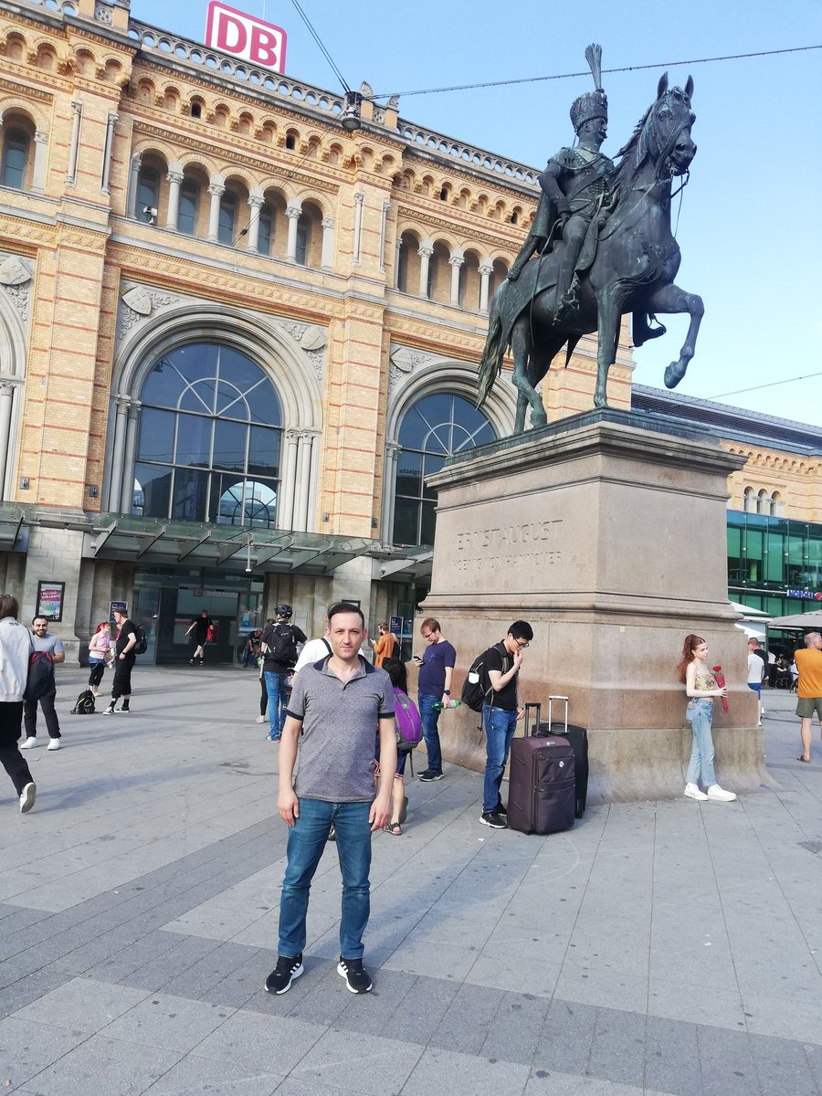 Almanya Hannover'den herkese selamlar.