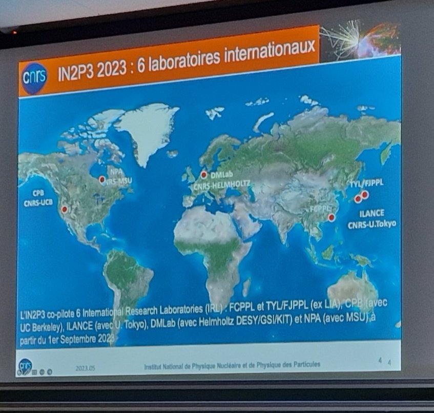 CPPMLuminy's tweet image. Chaque année, l'équipe de direction @IN2P3_CNRS tient à  rencontrer ses personnels.
Aujourd'hui, elle est au #CPPM @CNRS_dr12 @univamu pour
présenter sa feuille de route, ses prospectives et répondre aux questions structurelles et organisationnelles.