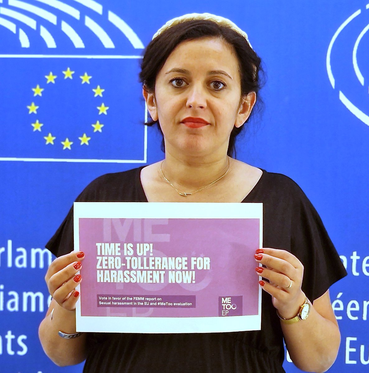 leilachaibi's tweet photo. ✅Demain, je voterai pour le rapport contre le harcèlement au Parlement européen.

♀️Je voterai pour que le Parlement devienne un meilleur lieu de travail, plus sûr, pour tous et toutes.

🙅‍♀️ Tolérance zéro pour le harcèlement ! #MeTooEP #zeroharassmentEP https://t.co/Ef1EetH6cy