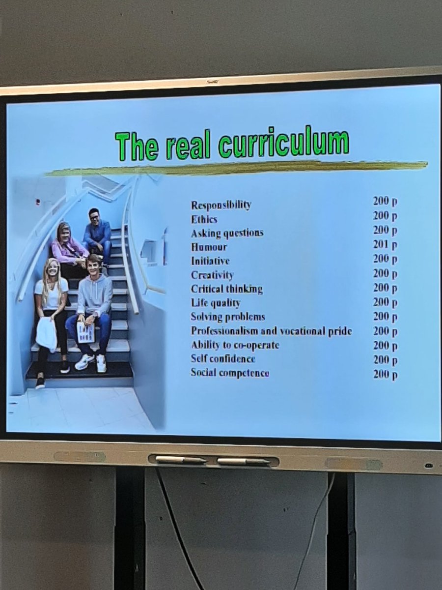 Kdaj bodo taki kurikuli prevladali v Evropi. Nekaterim še ni jasno, da je to mogoče, in se borijo za ure svojega predmeta. Najboljši pa to prakticirajo že več desetletje, kot je Curt Nicolin Gymnasiet v Fingsspngu, kjer imamo partnrerski sestanek Challenger projekta, čestitke!