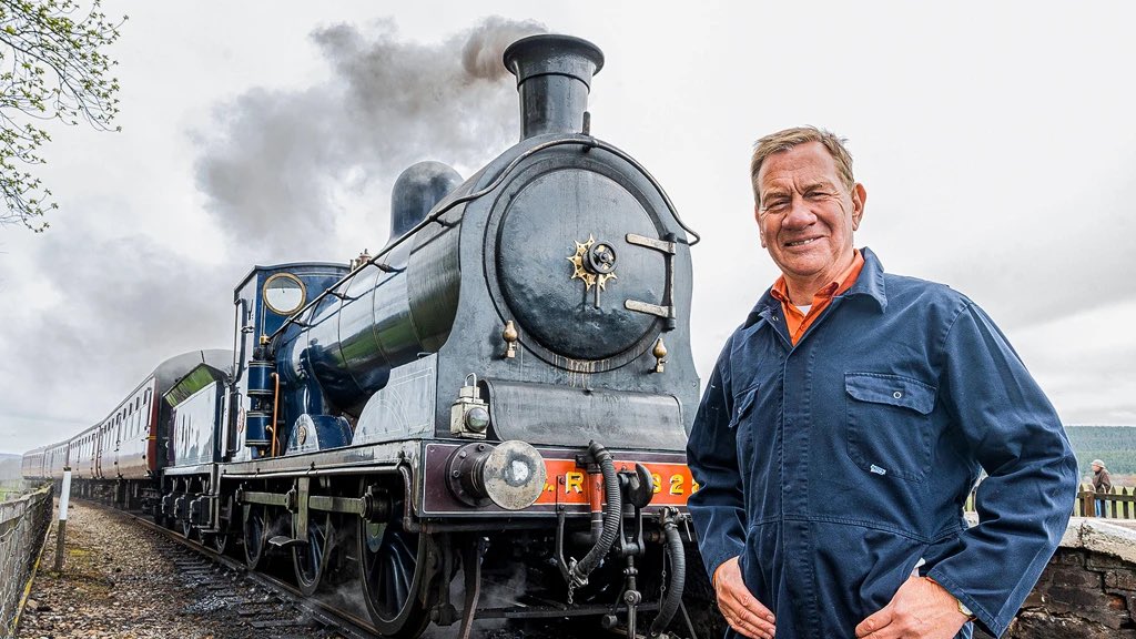 ScarboroughWeb's tweet photo. Tune in to BBC2 at 6.30pm this evening to watch Michael Portillo’s Great Coastal Railway Journeys when Michael visits Scarborough “one of the greatest royal fortresses in England” #ScarboroughUK https://t.co/cc23LkO8Tx