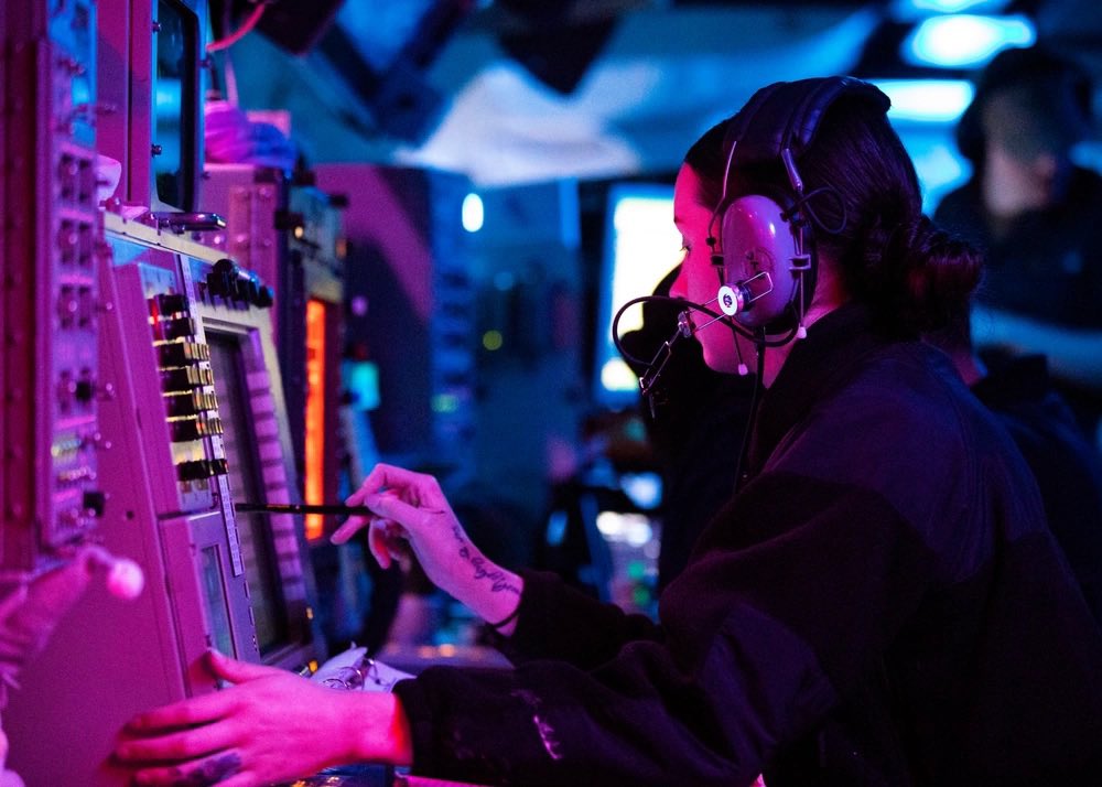 NCIAgency's tweet image. 🛡️Exercise #FormidableShield23 wrapped up last week.

Read about how @NCIAgency experts supported air, ground &amp;amp; sea forces, enabling interoperability, connectivity &amp;amp; cohesion between #NATO Allies and Partners here 👇.

bit.ly/3qm93B5

📸@USNavyEurope