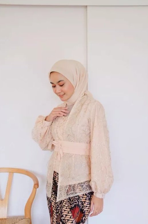 liebebiya's tweet photo. ✨ OUTFIT WISUDA SETELAN KEBAYA SIMPEL ✨

1. https://t.co/qUFUlnWeeb https://t.co/fKjNSlsWgT