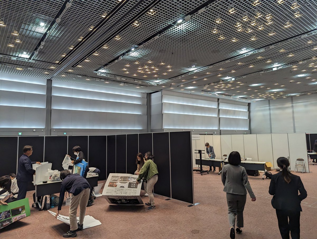 diberidarshi's tweet photo. #MeetXR 終わって帰ってきた
展示見たやつはまた後で書いていく https://t.co/8U7G4xVdRU