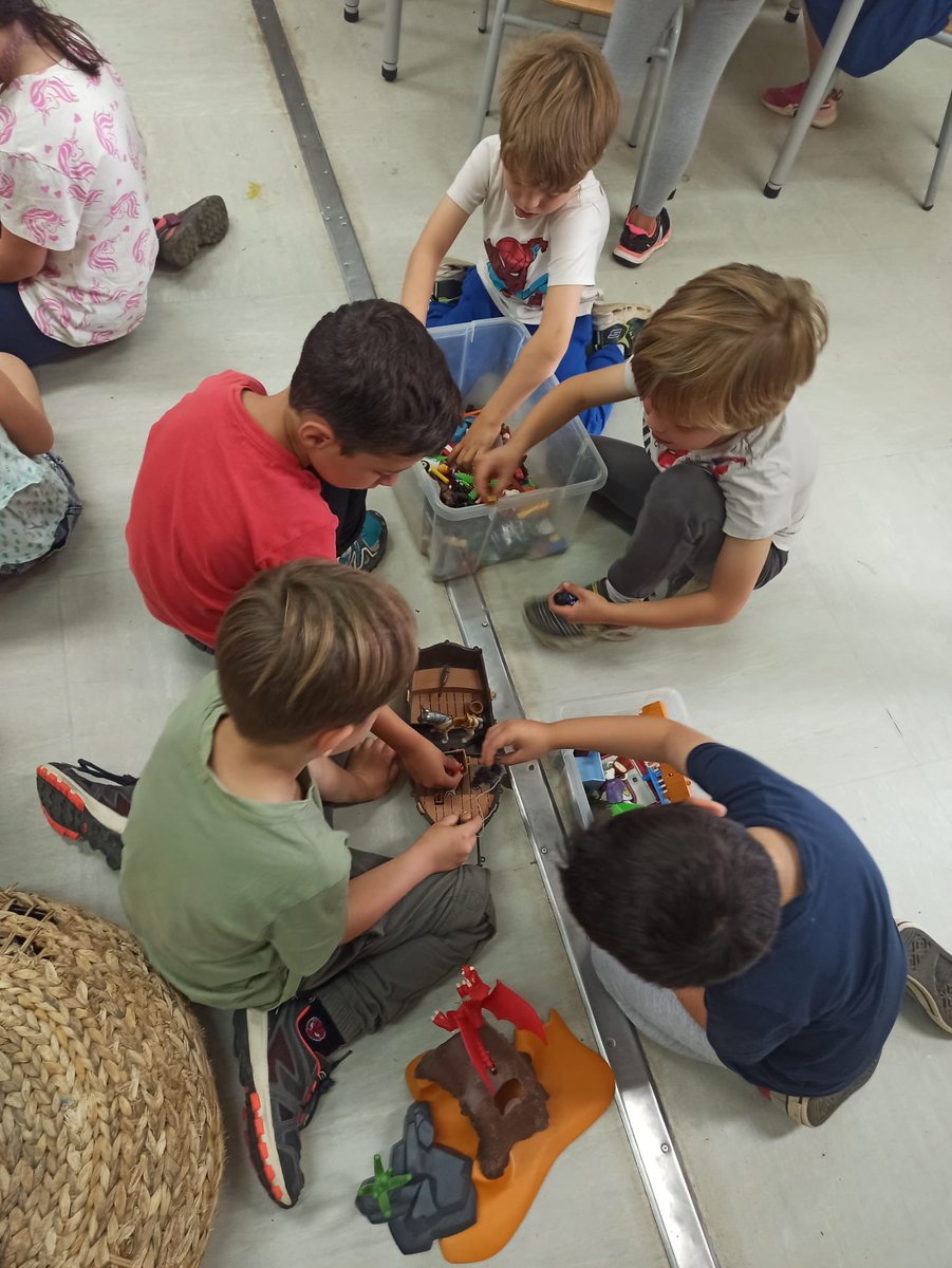 Escola Vall-llobrega tweet media