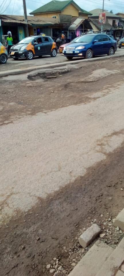 JonathanSiawAt1's tweet photo. Current state of High Street Road in Tarkwa-nsuaem Constituency under the care of Hon. Mireku Duker (MP) and Hon. Benjamin Kessie (MCE). Heavy MANHOLES.

The #focus on galamsey and media suppression than development of the area.

#GhPotholes 

Cc. JoyNews TV3 Ghana https://t.co/VKxlqq06qY