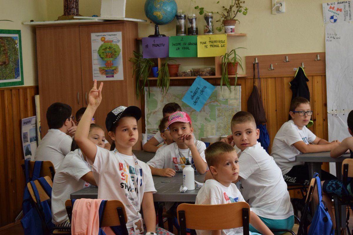 RRInternational's tweet photo. Listele cu #elevii înscrişi în clasa #pregătitoare, dar şi locurile rămase libere, după prima etapă de înscriere, se afişează, astăzi, în unităţile de învăţământ şi pe site-ul fiecărui inspectorat şcolar. (1/3) https://t.co/YBFMZbCrWQ