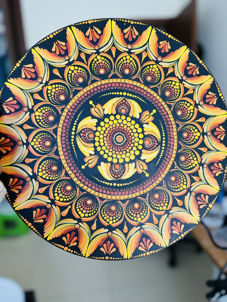 sherinhiba's tweet photo. Dot mandala . Customized work . #dotart #artuae #mandala https://t.co/TiTDgmANCD