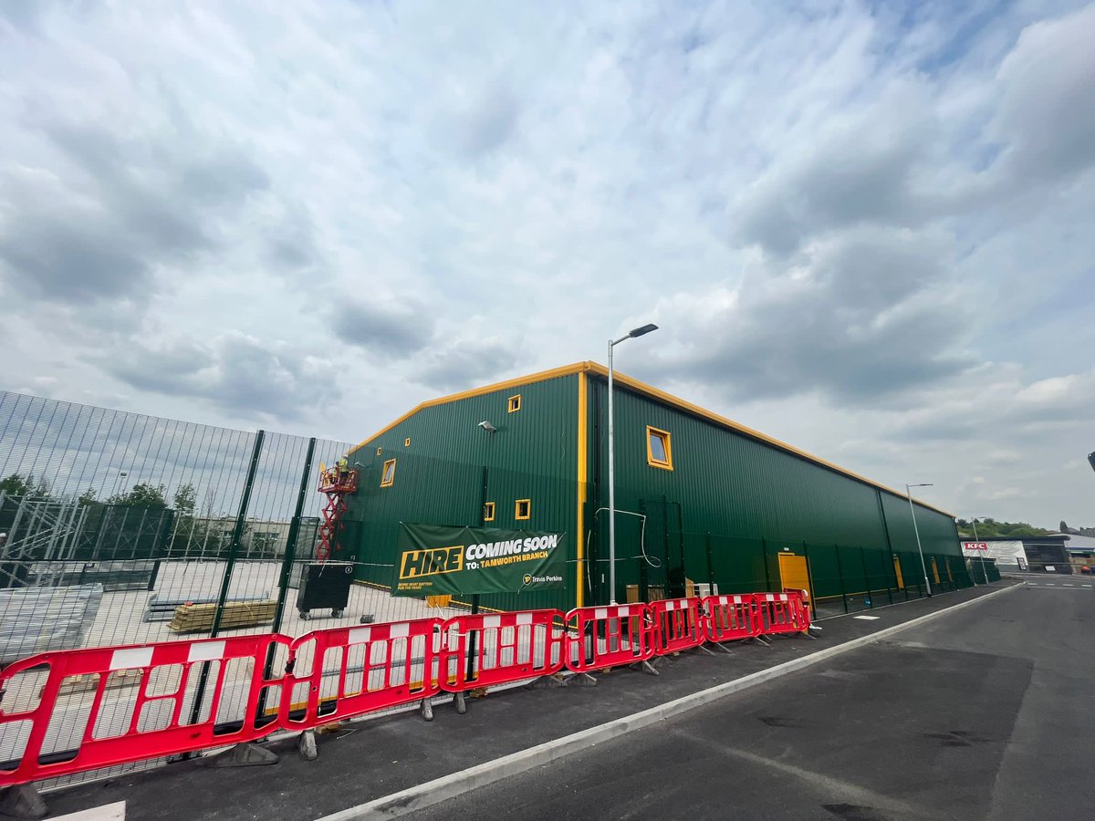 KynastonCS's tweet photo. A few recent shots from Tamworth where we have been working on the Starbucks and Travis Perkins buildings as well as a few others …

#tamworth #staffordshire #starbucks #travisperkins #roofing #cladding #construction #constructionindustry https://t.co/eKWLCegvyz