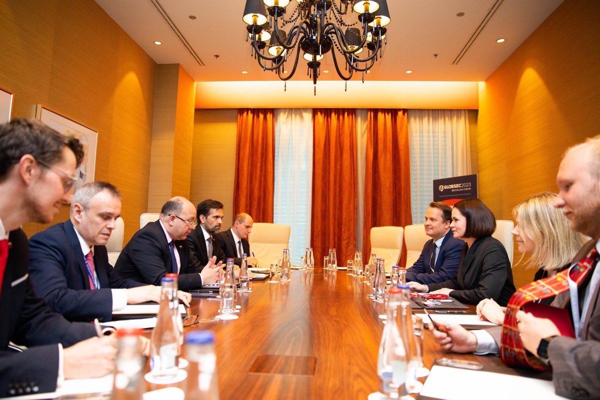 MWlachovsky's tweet photo. Great discussion w/ Belarusian democratic forces leader @Tsihanouskaya at @GLOBSEC in. #Slovakia does not forget about Belarusian people. They deserve our full support in their fight for democracy. @SlovakiaMFA 🇸🇰 continues to #StandWithBelarus. ✌🏻 https://t.co/KicwPPiNyN