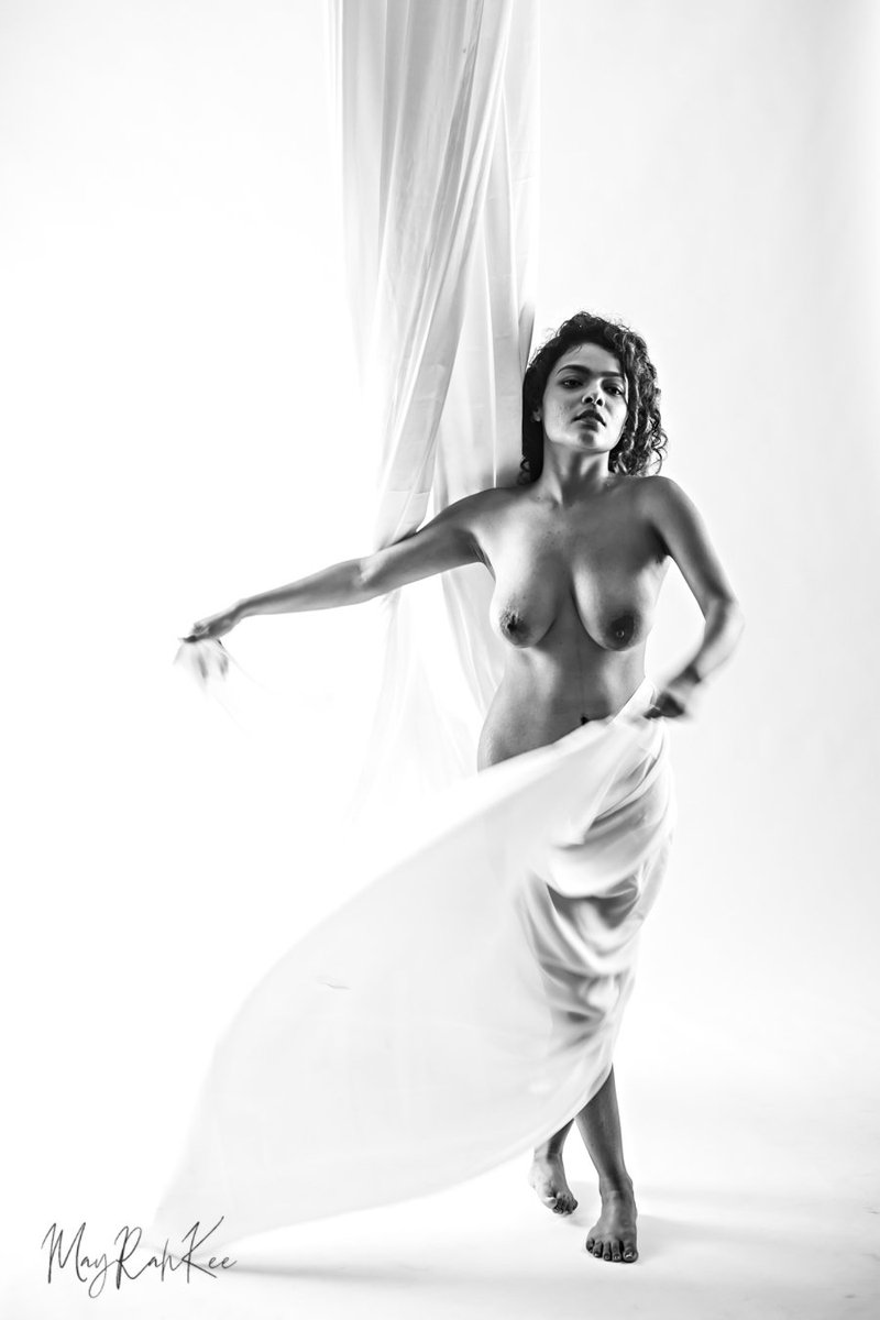 codecooli's tweet photo. #boudoir #boudoirmodel #indianmodel #fineartnude https://t.co/w2Ao0VpPB3