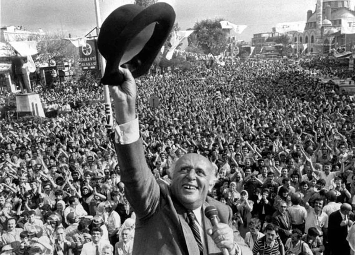 efsopostlarim's tweet photo. Galibiyetin sahibi çoktur, mağlubiyetin sahibi yoktur. Yenilgi yetimdir.

-Süleyman Demirel https://t.co/2GnALiotYc