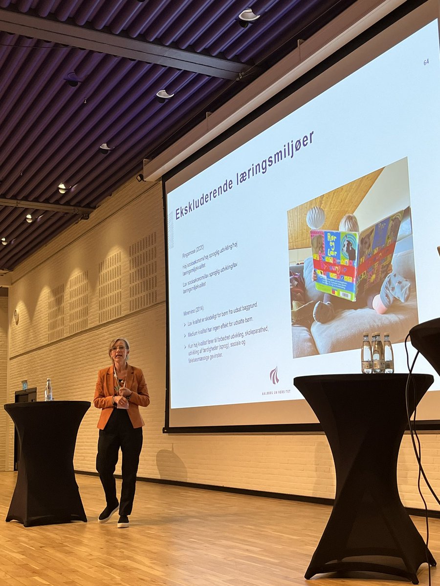 stinlaw's tweet photo. Det kræver data og evidens at få viden om, hvordan kvaliteten egentligt er i et dagtilbud. Og det er en forudsætning for kvalitetsudvikling. Charlotte Ringsmose på KL’s Dagtilbudskonference. Kalder på  faglig ledelse, forvalt.understøttelse og kollektiv pæd. kvalitetsforståelse. https://t.co/090ltsjNr6