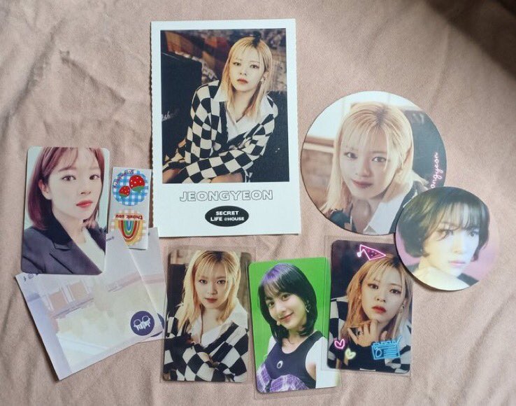 yooyooniejeong's tweet photo. ~ Mail ~ #yooniejeongcollects
Fr: @_jadedstill ✨
Hii ate jade! Jeongyeon kr sg23 arrived at my consol safely^^ thank you so so much for this and for the freebies❤️ until your next budol🫶🏻
#_jadeFB https://t.co/4y5u67O3KZ