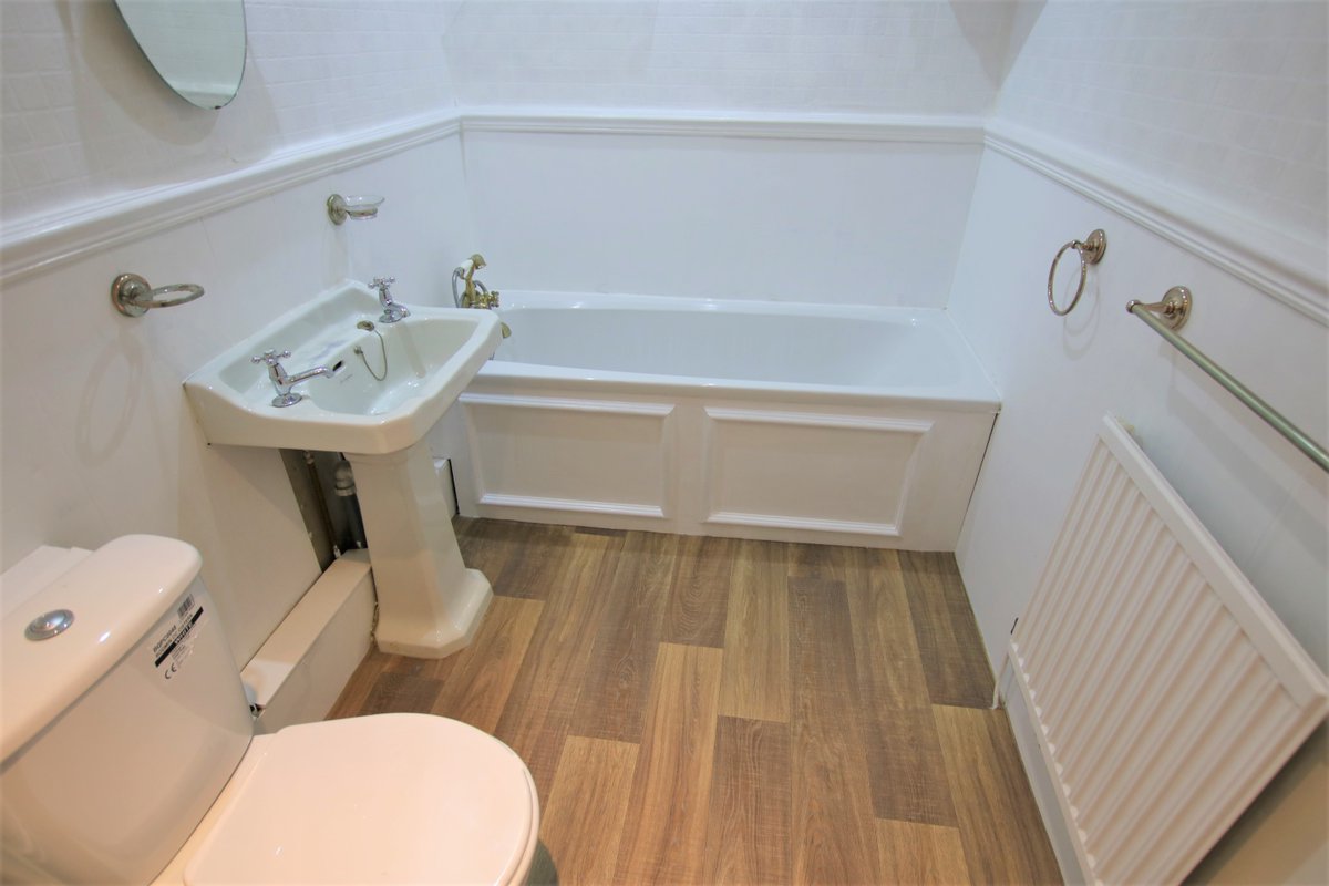 Crown Estate Agents tweet media