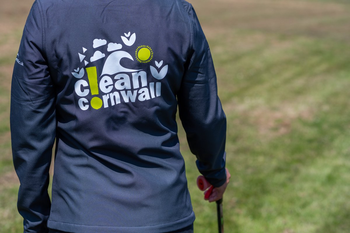 CleanCornwall's tweet photo. We were out and about last week litter picking in our new Clean Cornwall gear, generously provided by @systematicprint! Made from recycled materials! What a great way to get our name out there without promoting virgin plastic and fast fashion! #keepcornwallclean https://t.co/zekHw6SBo2