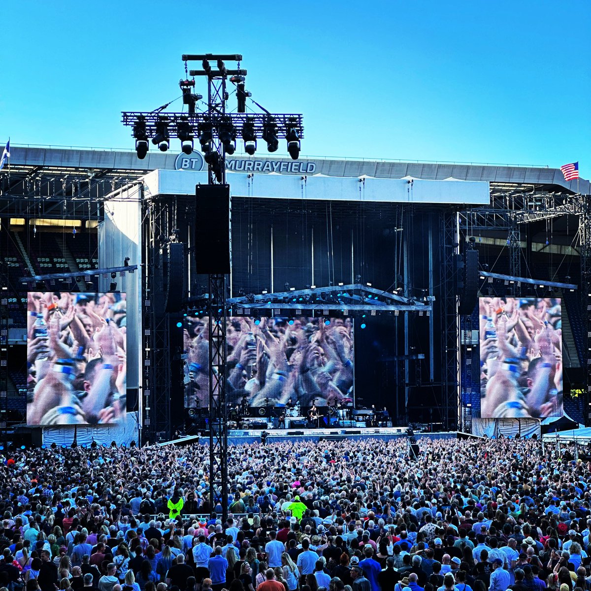 Bruce Springsteen and the E Street Band!🤯🎸☀️ #bruce #springsteen #brucespringsteen #brucespringsteenandtheestreetband #music #scotland #edingburgh #btmurrayfield #murrayfield #murrayfieldstadium #springsteenfans #springsteentour2023 #springsteenonbroadway #bornintheusa #photo