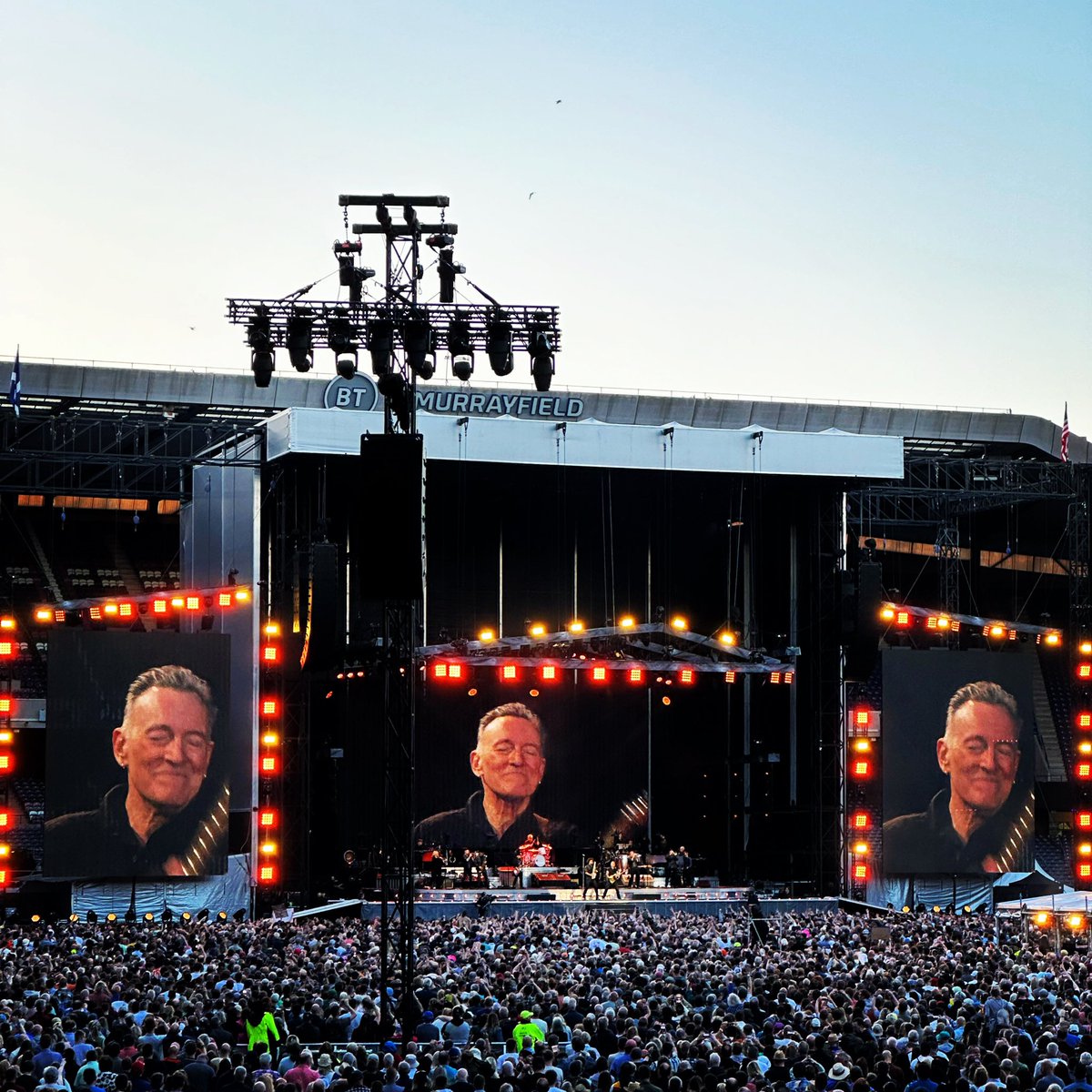 Bruce Springsteen and the E Street Band!🤯🎸☀️ #bruce #springsteen #brucespringsteen #brucespringsteenandtheestreetband #music #scotland #edingburgh #btmurrayfield #murrayfield #murrayfieldstadium #springsteenfans #springsteentour2023 #springsteenonbroadway #bornintheusa #photo