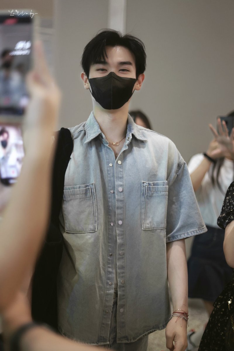 trend99733799's tweet photo. ขอ 100รี เปิดเทรนจ้า🫶❤️ 

NNINE BOSIDENG LIVE 
#GaoqingchenX波司登 https://t.co/n9drcg3jE2