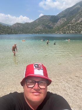 🌎 Grecians on Tour!

We've had some more fantastic travel images from City fans across the globe!

If you're away this half-term, send us your snaps!

#ECFC #OneGrecianGoal