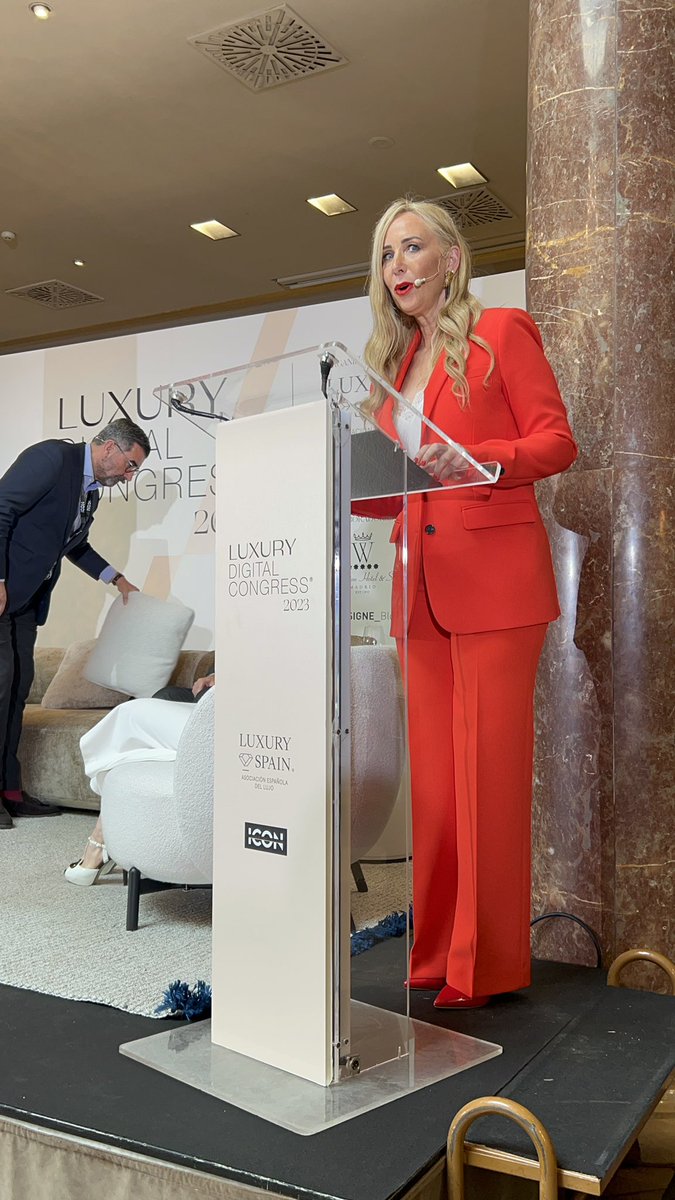 alefeldman's tweet image. #Lujo y #Mecenazgo el arte y la cultura elevan el concepto del lujo. Sinergias y Nuevas Inversiones. Las exposiciones se programan con 4 años antelación. También al #turismo y a la #Gastronomía #LuxuryDigitalCongress @MuseoThyssen @mPICASSOm @Teatro_Real