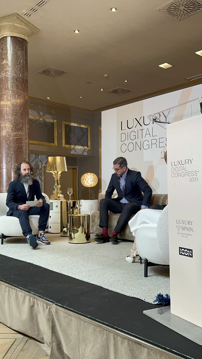 alefeldman's tweet image. #Lujo y #Mecenazgo el arte y la cultura elevan el concepto del lujo. Sinergias y Nuevas Inversiones. Las exposiciones se programan con 4 años antelación. También al #turismo y a la #Gastronomía #LuxuryDigitalCongress @MuseoThyssen @mPICASSOm @Teatro_Real