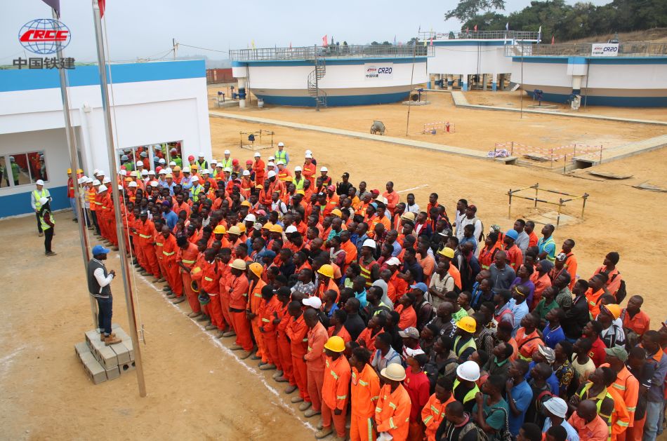 CRCCNews's tweet image. #VisionForFuture "China, tá bom!" was the most heartfelt compliment heard during the construction of the Cabinda Water Supply Project in #Angola, undertaken by #CRCC. 
As part of the project, CRCC not only ensured the delivery of 24/7 local tap water but also generated more than