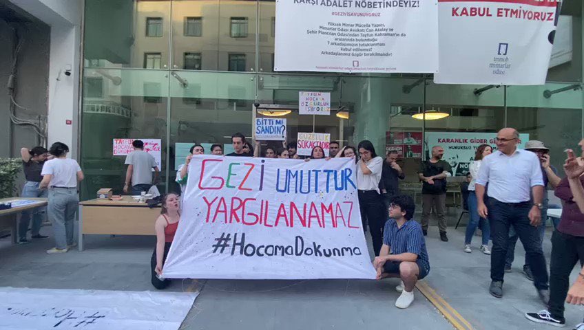 Mimar Sinan Güzel Sanatlar Üniversitesi öğrencileri olarak sesleniyoruz: ‘Gezi Umuttur Yargılanamaz.’ #Gezi #Gezi10Yaşında #GeziyeÖzgürlük