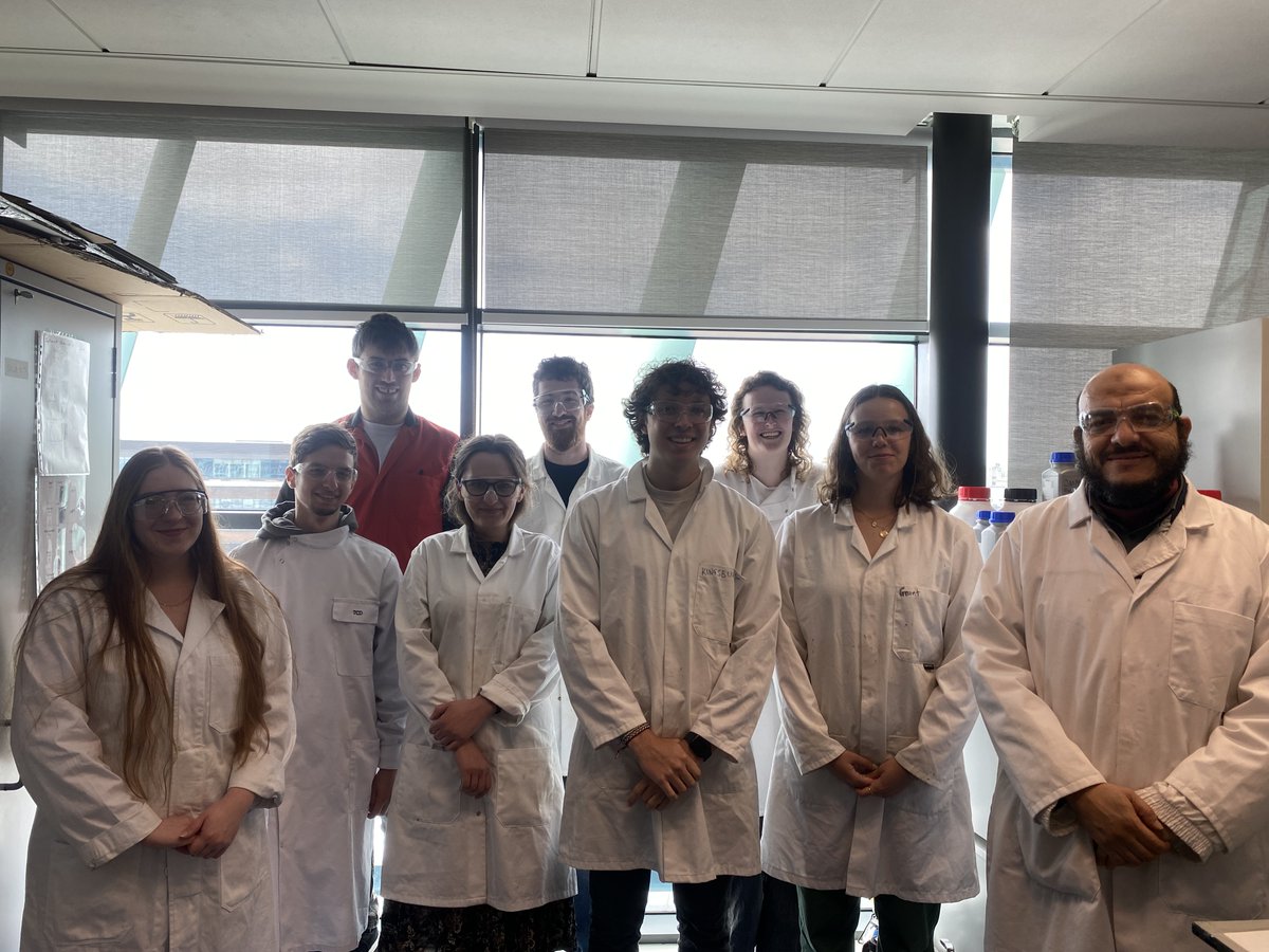 mathiassenge's tweet photo. Our next summer โ๏ธ๐งชvisitors are here: #DeclanCreaney UG @NotreDame ๐บ๐ธ supported by @NaughtonFellows and #NicolaeBuga @TCD_Chemistry ๐ฎ๐ช UG funded by a @RoySocChem bursary ๐ https://t.co/pyELBBVh94