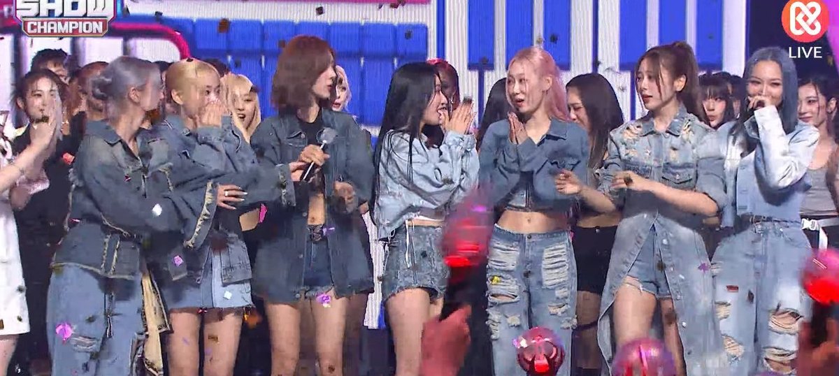 Dreamcatcher beat artists from HYBE, Cube and SM 😭     

Our girls really climbed from the bottom to the top. And we’ve been there along the way.  

Congratulations to our seven angels 😭

#Dreamcatcher4thWin #BONVOYAGE2ndWin