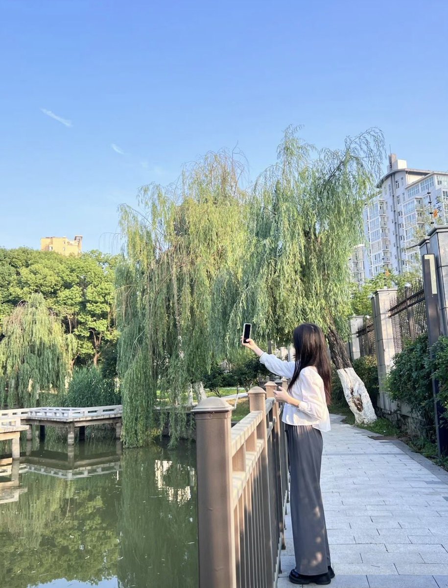 ShuShu9961's tweet photo. 永远当一个幼稚的小孩

#美女 #公园 #可爱 #甜美 #上海 #上海同城 #上海交友 https://t.co/QBR1RRGdsO