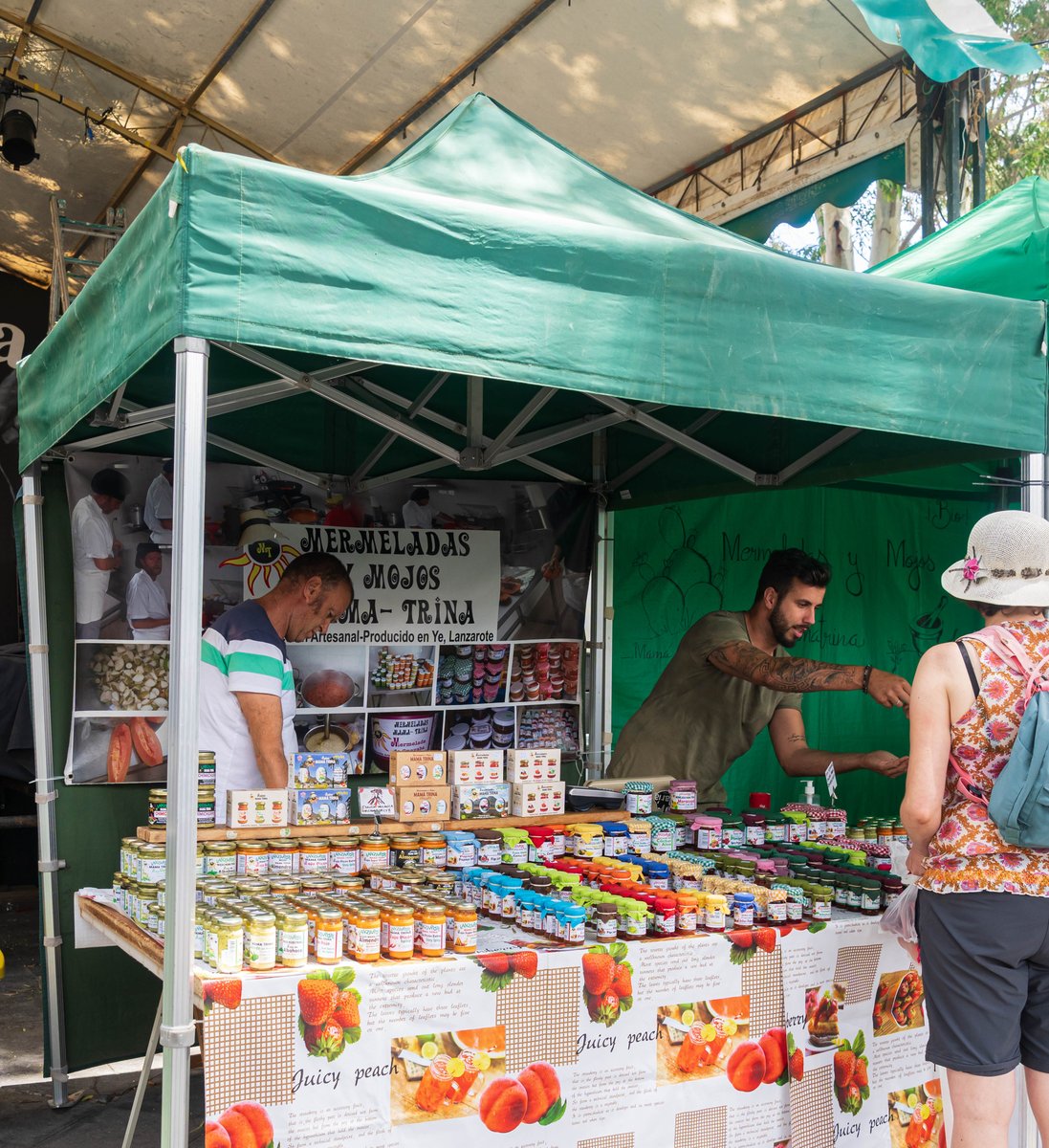 Blogtrotteuse__'s tweet photo. Le Marché Artisanal de Haria

C'est définitivement l'endroit où il faut aller pour faire le plein d'emplettes et remplir la valise. Mais hormis ce détail, crois-moi, il fait bon de se promener à Haria!

https://t.co/uj8Oy63A9N

#hariaartesanal #haria #marchéartisanal https://t.co/1dIgDvaNKo