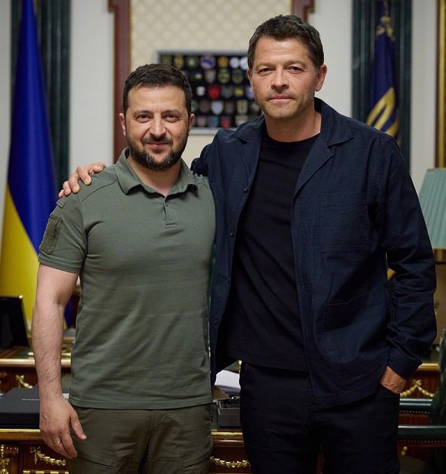 Misha Collins on Twitter "It's an honor to stand with the Ukrainian