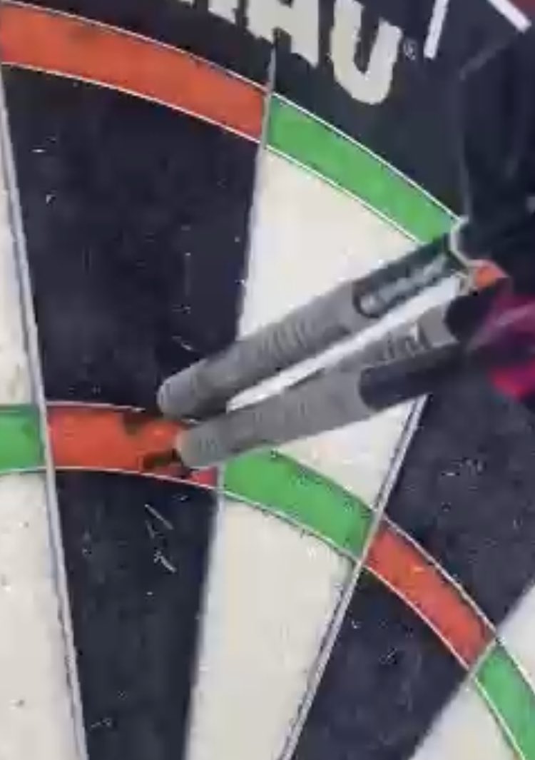 lamprell30's tweet photo. Meets @Gezzyprice 4 days later, hits first 180 at 14 years old! 🎯 coincidence?🧐 https://t.co/AOwyR20wW2