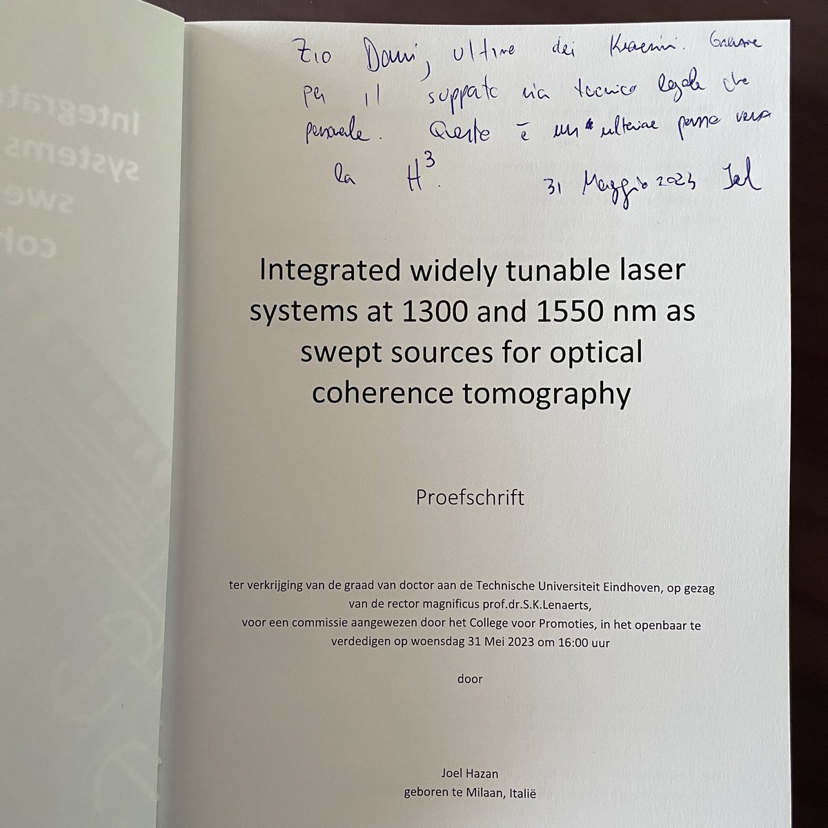 danielhazan's tweet image. #nipote #cervello #Eindhoven #tue #olanda #Netherlands molto orgoglioso. Oggi mio nipote difenderà la sua tesi di dottorato al TUE di Eindhoven. Un vero cervello. Uscito nel 2018. Che non tornerà a breve avendo già trovato un lavoro con i fiocchi.