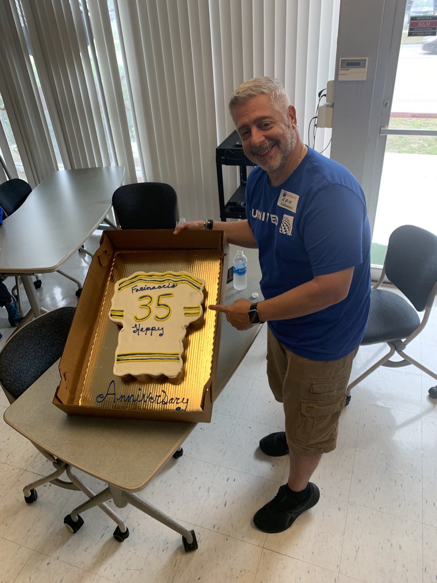 Sean Carnes (@scarnes1978) on Twitter photo Thank you Lou for 35 years today of leadership at United <a href="/LouFarinaccio/">Lou Farinaccio</a> We are truly proud to be a part of your Team!! <a href="/MikeHannaUAL/">Mike Hanna</a> <a href="/DJKinzelman/">David</a> Thank you Lou for 35 years today of leadership at United <a href="/LouFarinaccio/">Lou Farinaccio</a> We are truly proud to be a part of your Team!! <a href="/MikeHannaUAL/">Mike Hanna</a> <a href="/DJKinzelman/">David</a>
