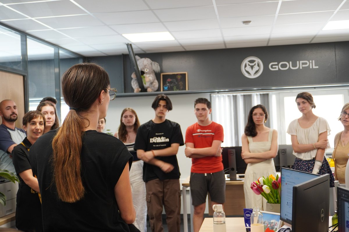 goupil_ev's tweet photo. Aujourd'hui, nous avons reçu la visite d'une vingtaine d'élèves du lycée Stendhal d'Aiguillon avec l'association Du Lot-et-Garonne aux Grandes Écoles.

Quel était le programme ? Présentation des différents #métiers chez Goupil et visite de l'#usine.

#GoupilEV #entreprise https://t.co/IUA2O8LXdt